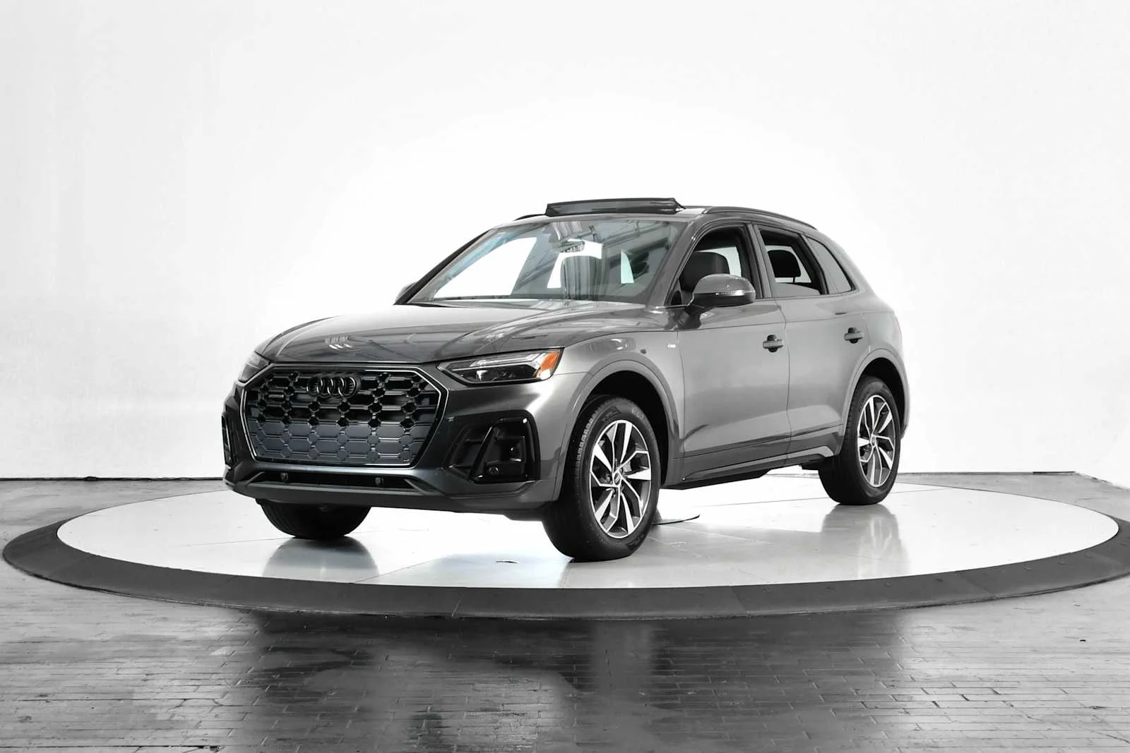 2024 Audi Q5 45 Premium's photo