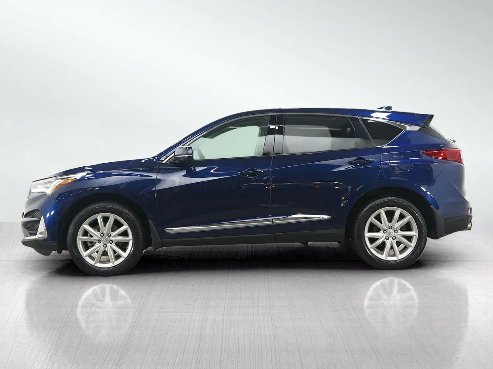 Used 2019 Acura RDX Base with VIN 5J8TC2H36KL023381 for sale in Wayzata, Minnesota