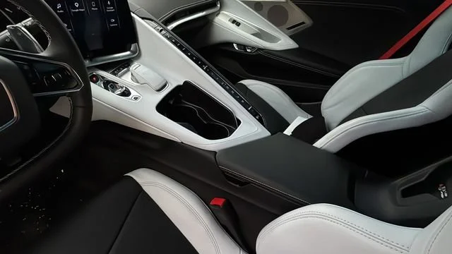 Used 2024 Arctic White Chevrolet 2LT image 20