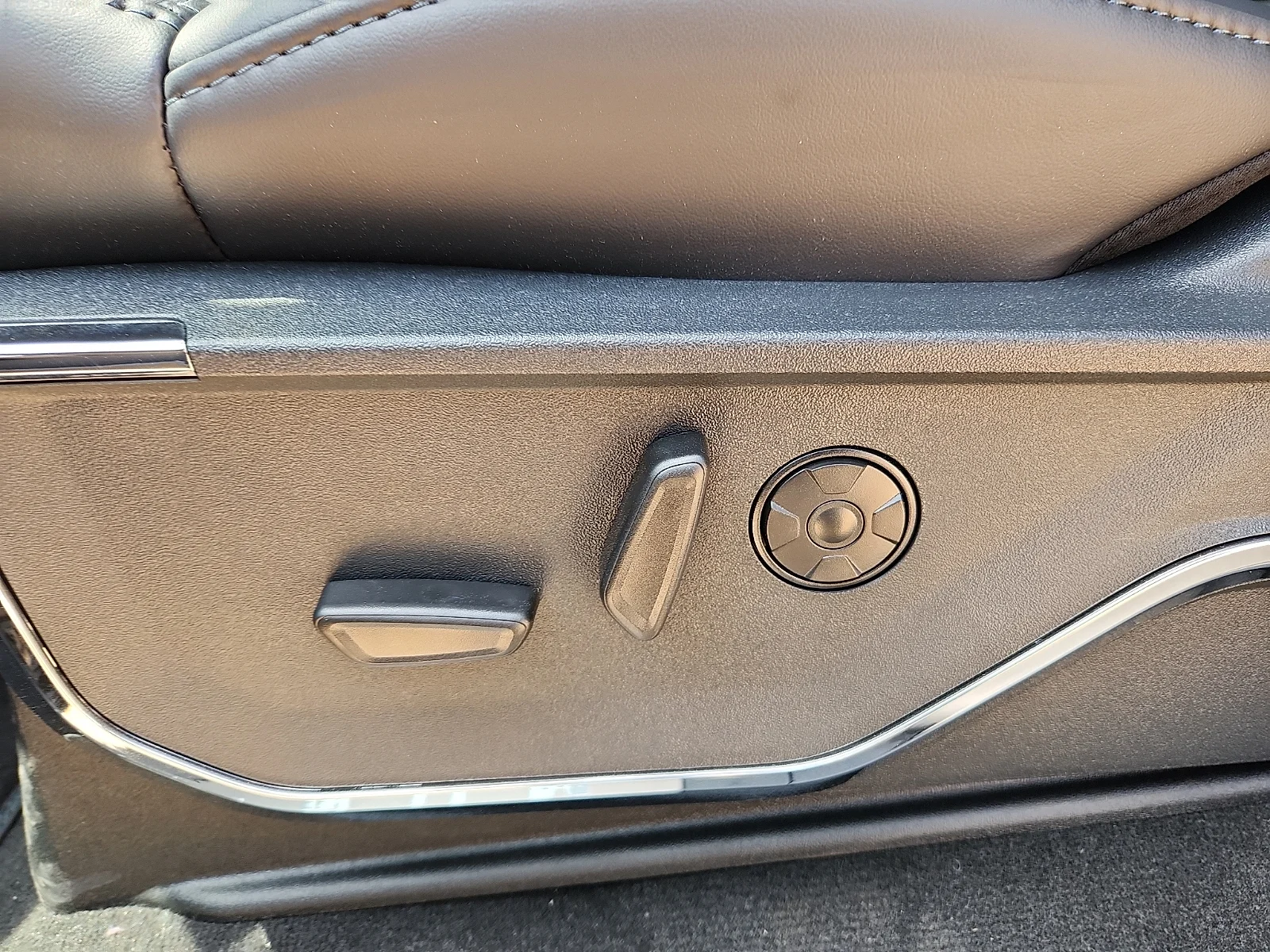 New 2026 Agate Black Metallic Ford F-350® Platinum® image 16