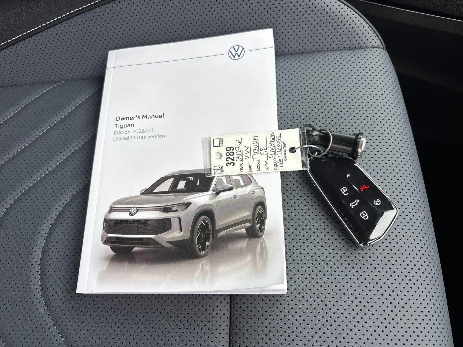 New 2026  Volkswagen SE R-Line Black image 41