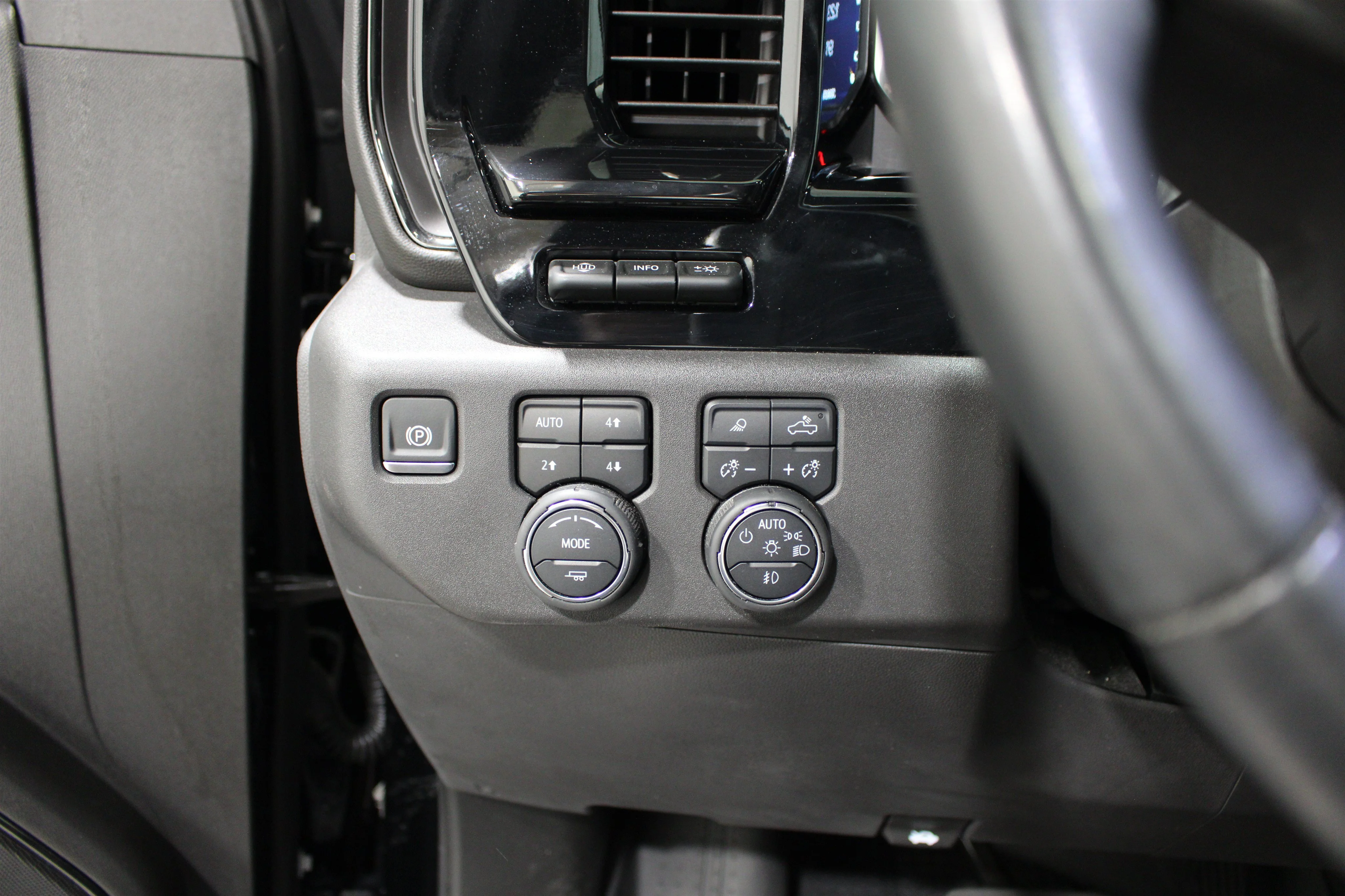 2024 Chevrolet Silverado 1500 ZR2 - Photo 9