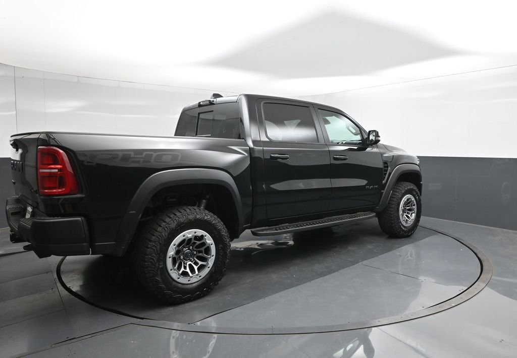New 2026 Diamond Black Crystal Pearl-Coat Exterior Paint RAM RHO image 8