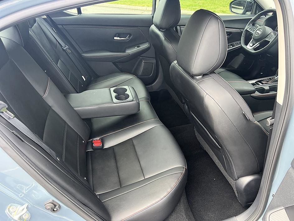 Used 2024 Atlantic Gray Metallic/Super Black Nissan SR image 16