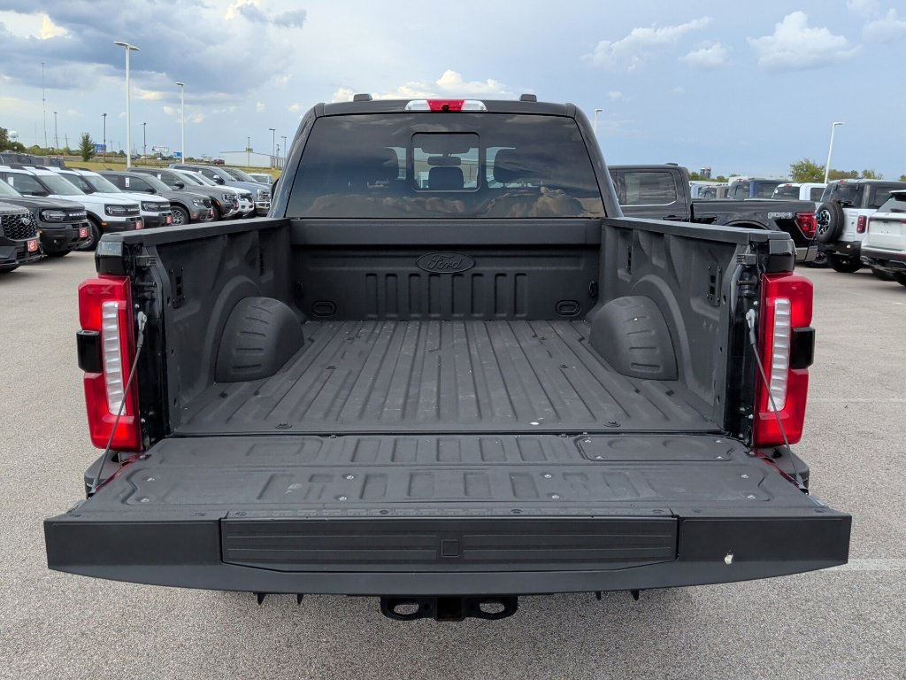 Used 2025 Agate Black Metallic Ford Lariat image 44