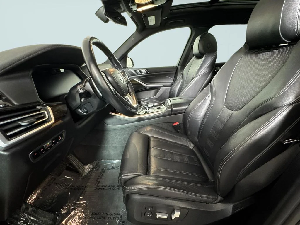 Used 2019 Gray BMW xDrive40i image 6
