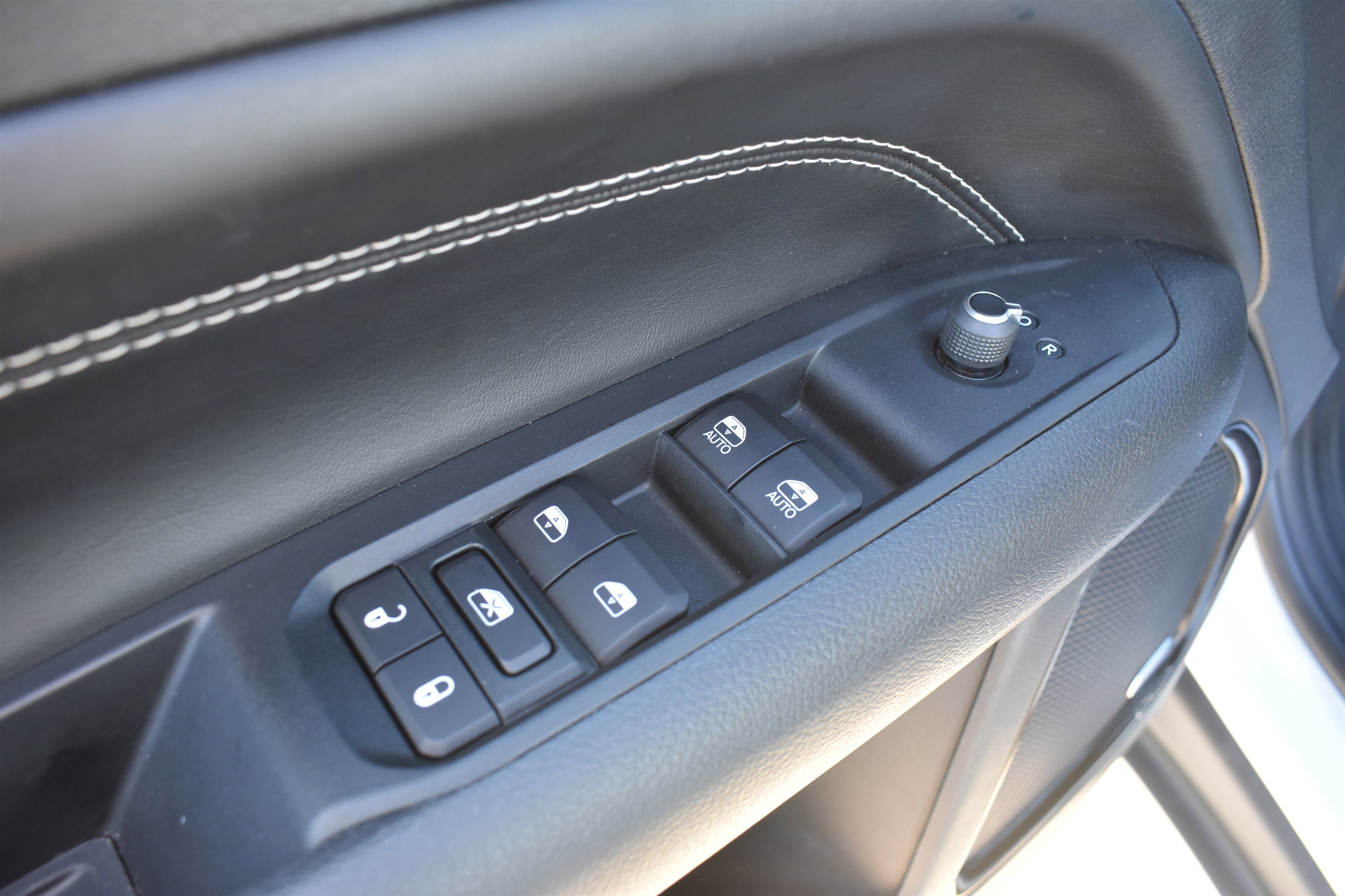 Used 2022 Bright White Clearcoat Jeep Altitude image 13