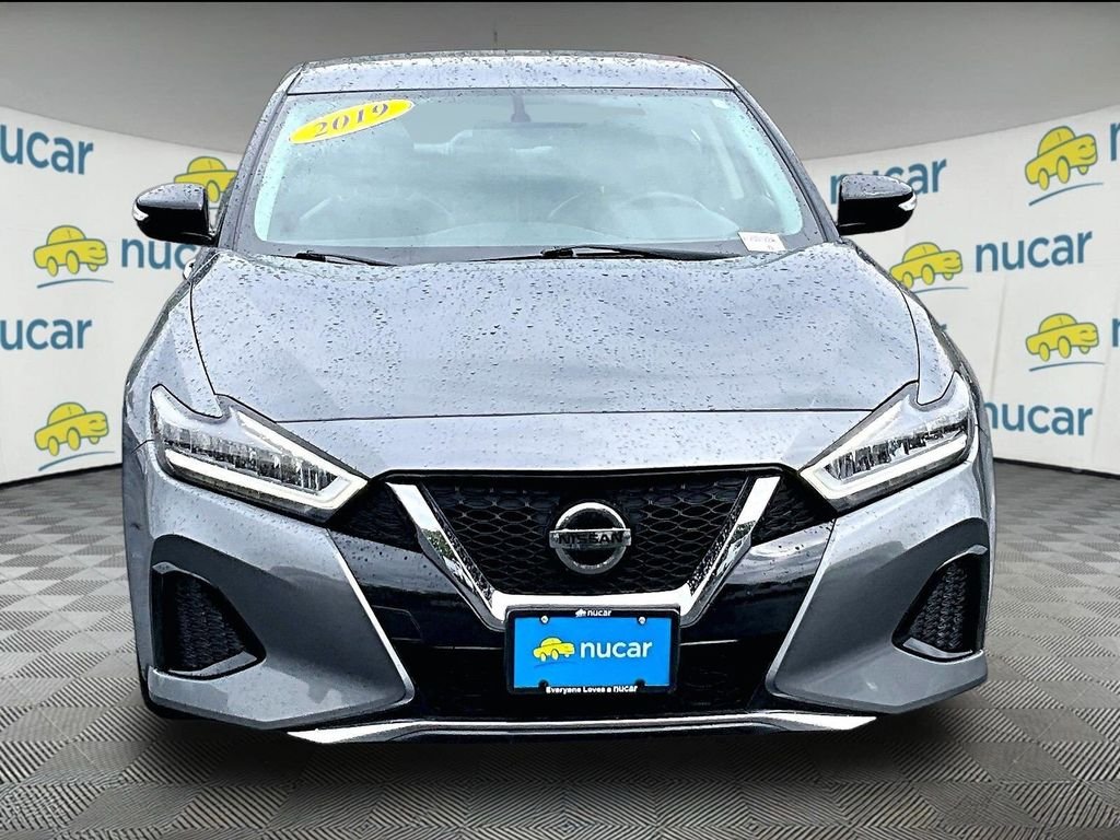Used 2019 Gray Nissan 3.5 SV image 2