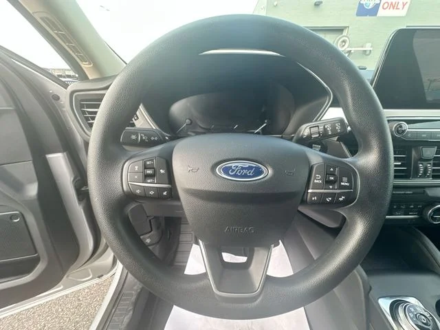 Used 2020 Silver Ford SE image 16