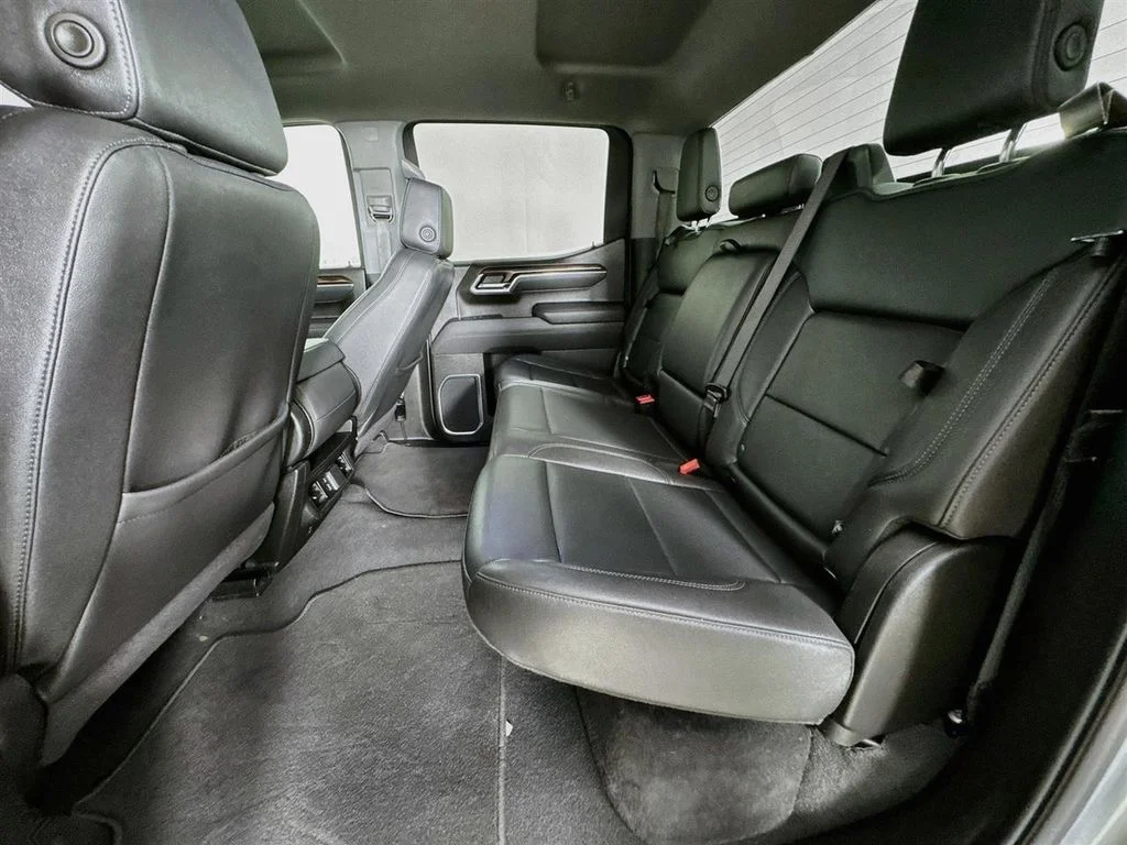 Used 2025 Silver GMC SLT image 29