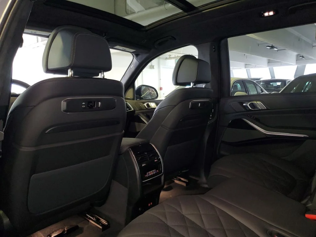 New 2027 Skyscraper Grey Metallic BMW xDrive40i image 10