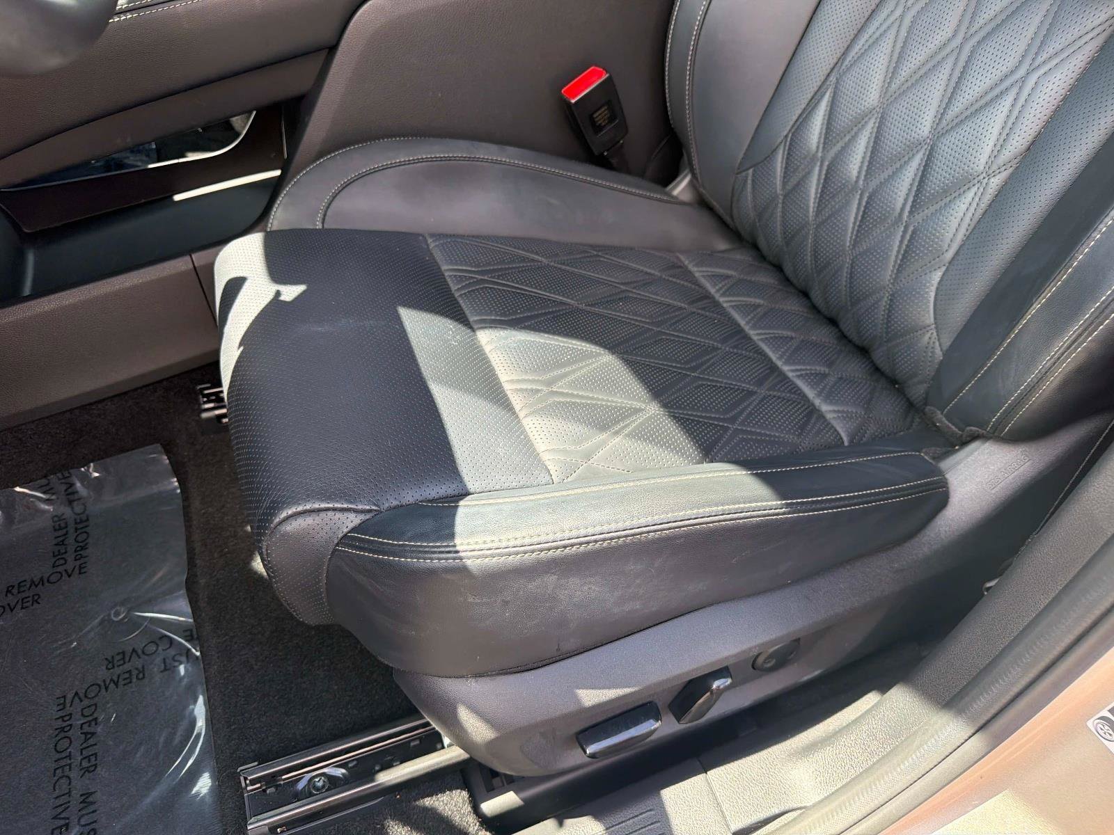 Used 2023 Champagne Silver Metallic/Super Black Nissan Platinum image 18