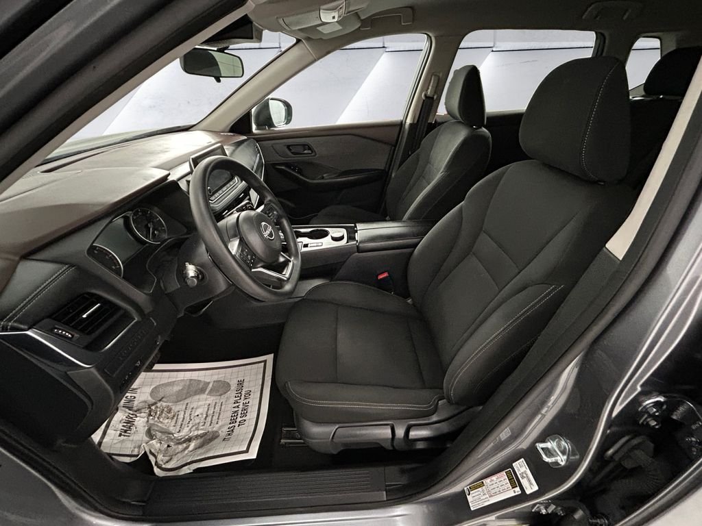 Used 2023 Gray Nissan S image 7