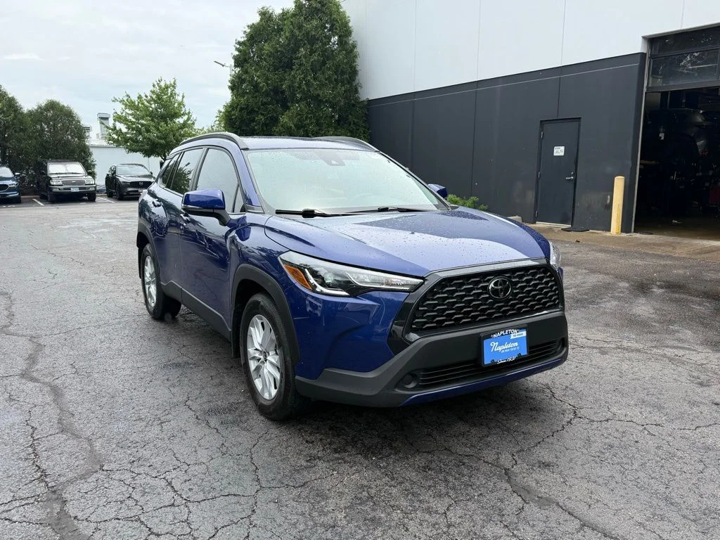 Used 2022 Blue Toyota LE image 9