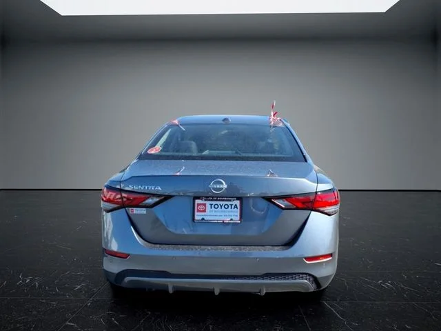 Used 2025 Gray Nissan SV image 4