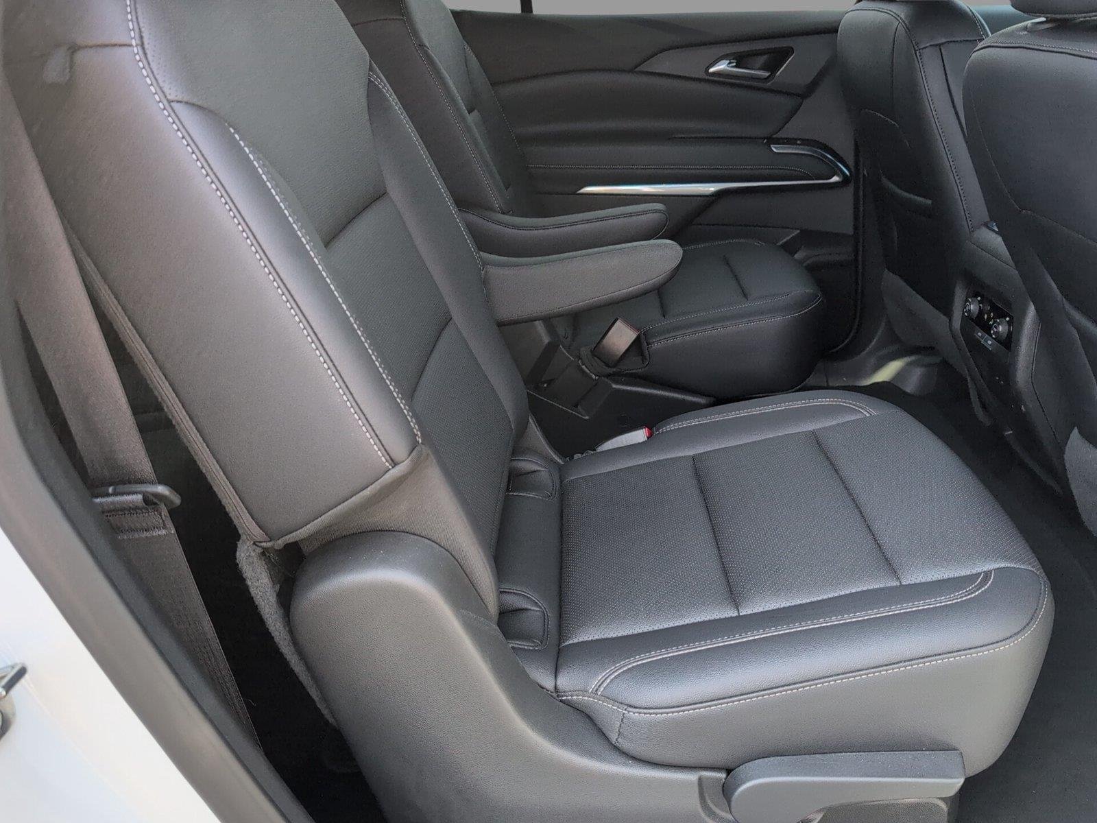 Used 2025 Summit White Chevrolet LT image 38