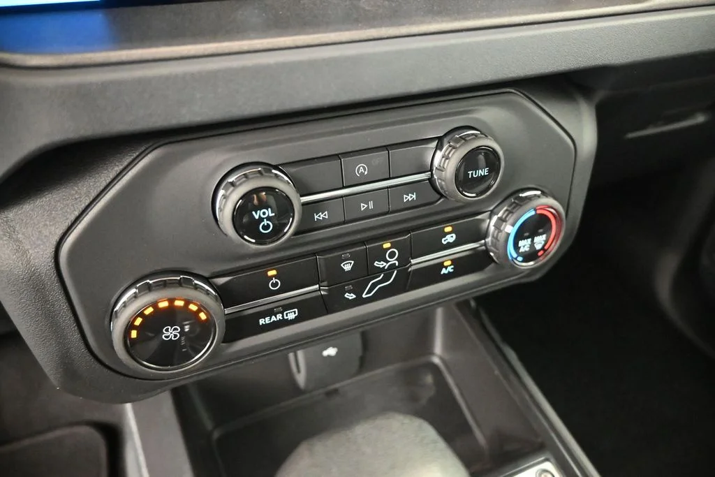 New 2026 Avalanche Gray Ford Base image 15