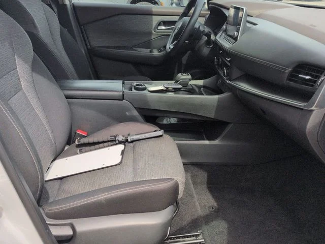 Used 2023 Silver Nissan SV image 28