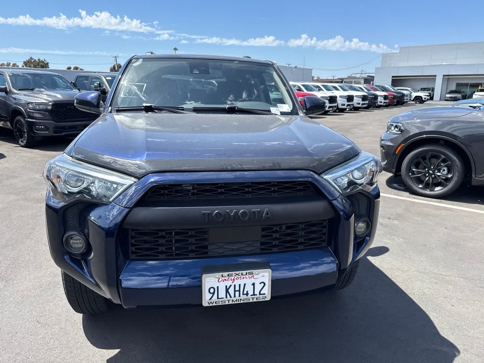 Used 2020 Nautical Blue Metallic Toyota SR5 image 5