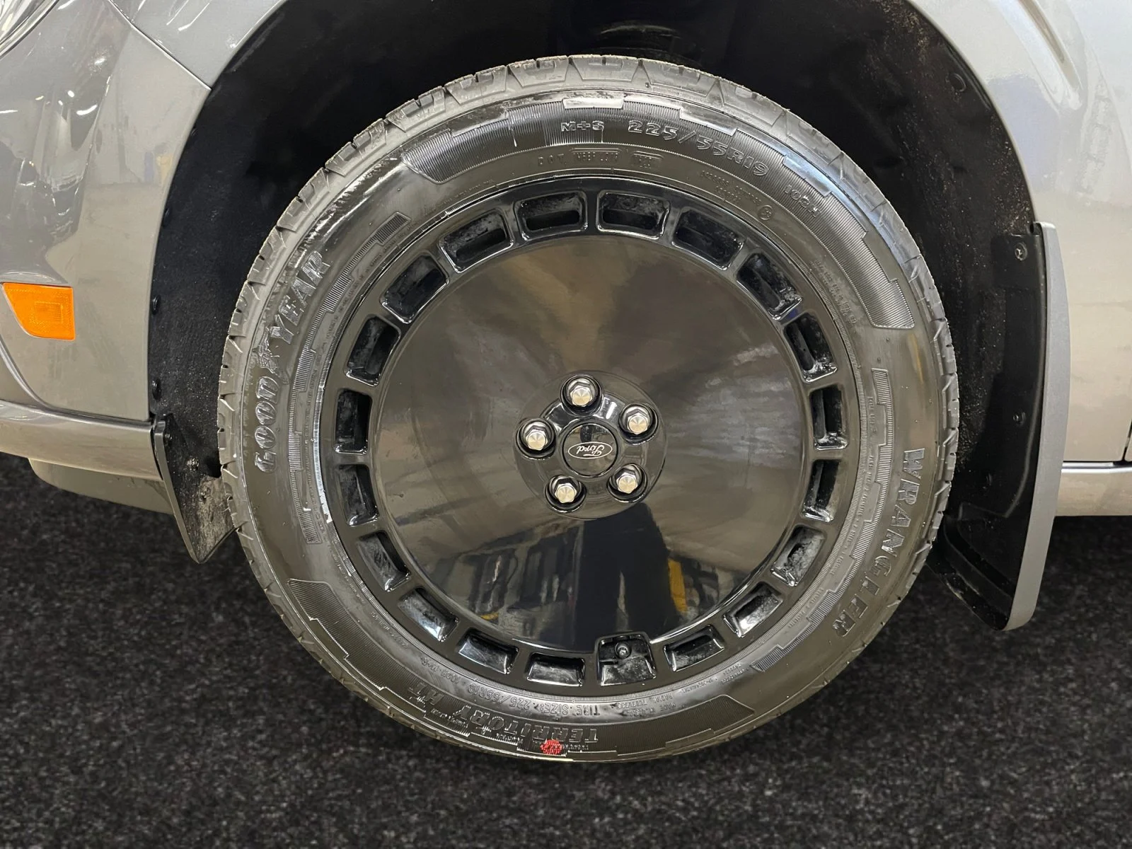 New 2026 Carbonized Grey Metallic Ford Lobo Standard image 9