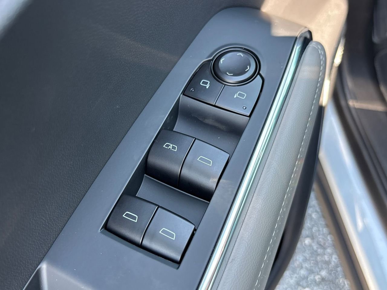2026 GMC Acadia Elevation - Photo 20