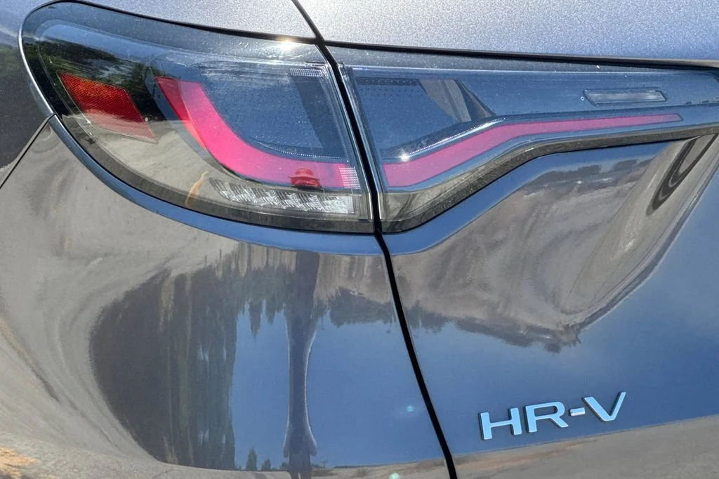 Certified Used 2025 Modern Steel Metallic Honda LX image 35