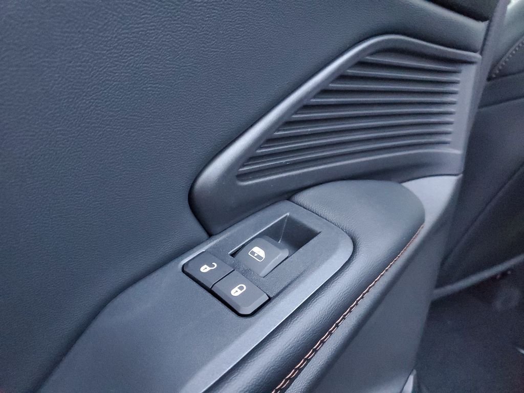 New 2026 Diamond Black Crystal Pearlcoat Jeep Limited image 13