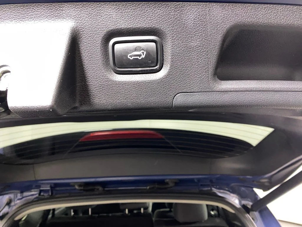 Used 2023 Blue Hyundai SEL image 18