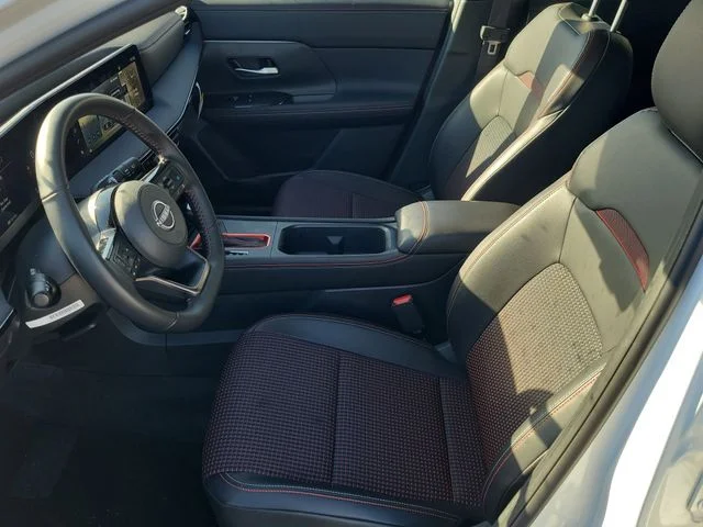 Certified Used 2025 White Nissan SR image 17