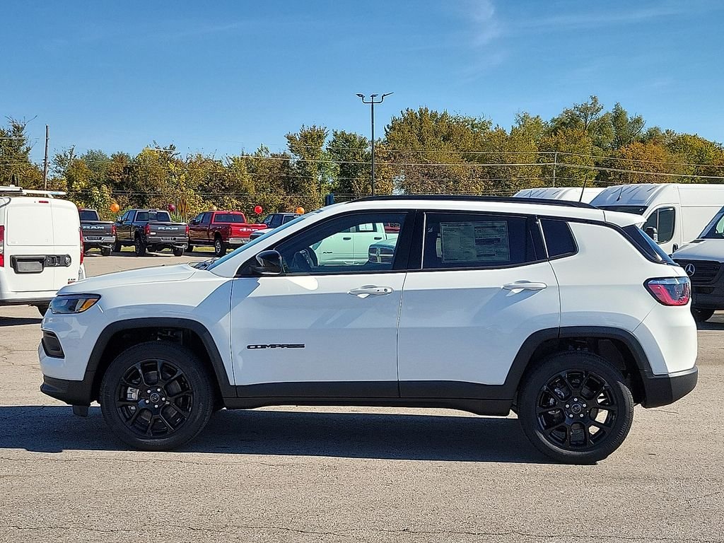 2026 Jeep Compass Latitude Altitude photo 3