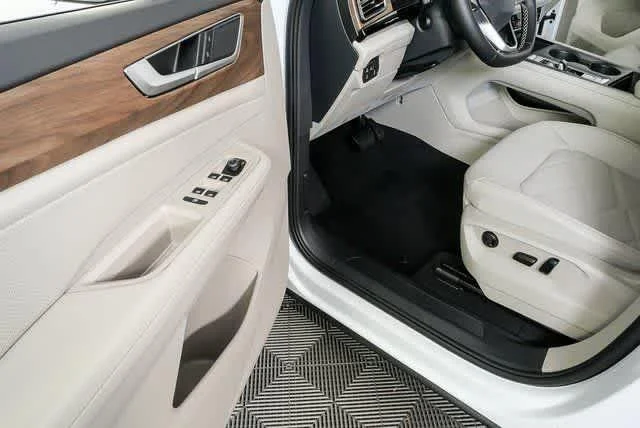 2026 Volkswagen Atlas SE - Photo 10