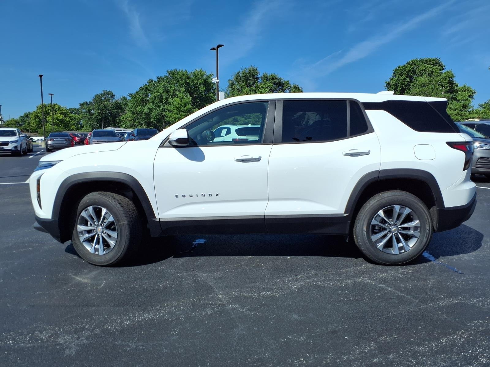 Used 2026 Summit White Chevrolet LT image 23
