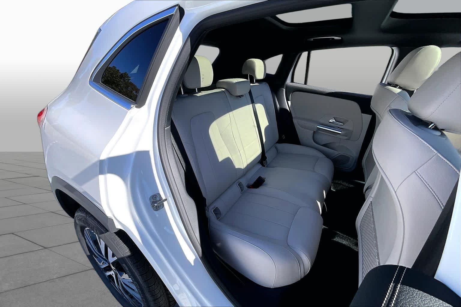 Used 2026 Polar White Mercedes-Benz GLA 250 image 19