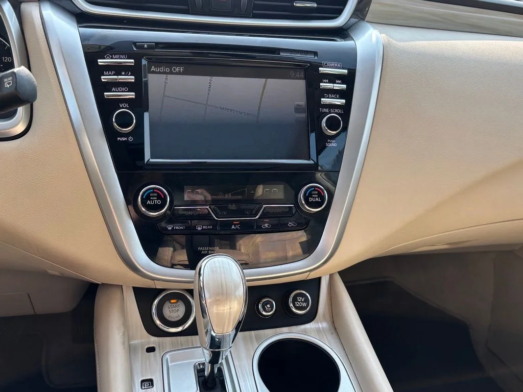 Used 2015 Red Nissan Platinum image 5