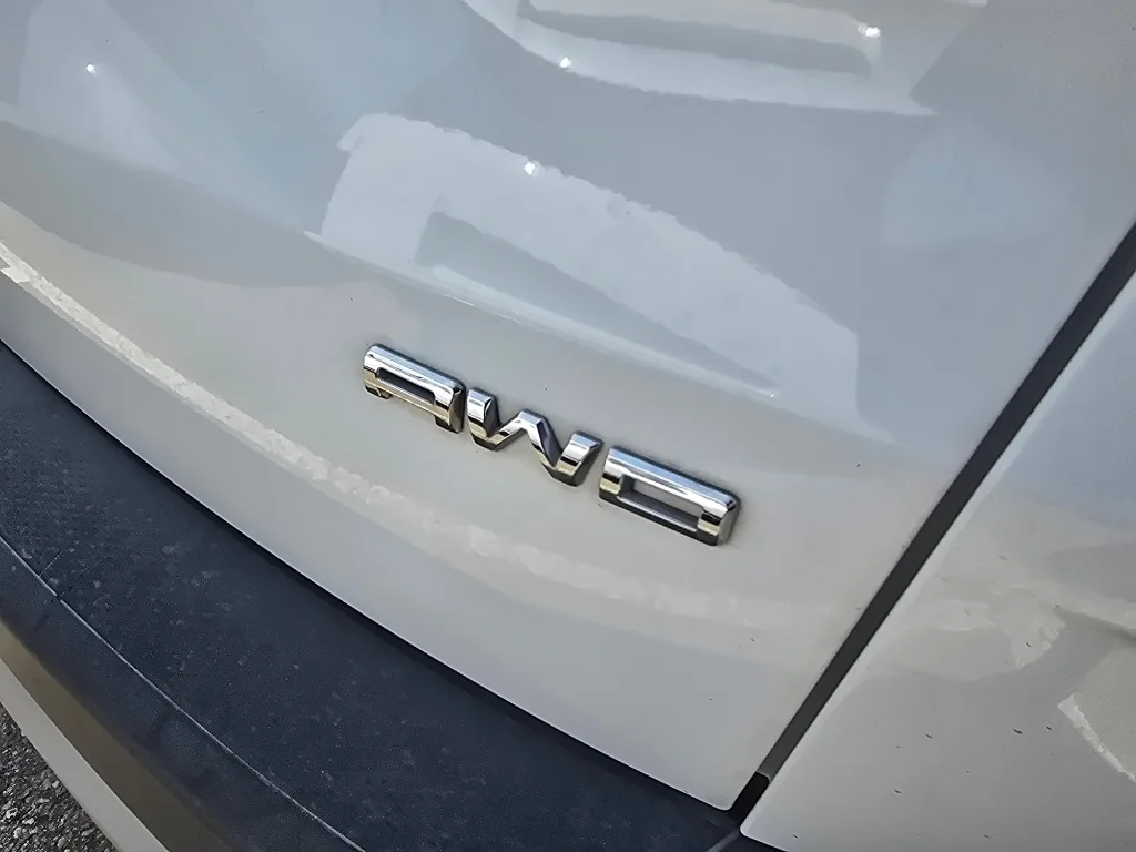 Used 2023 Oxford White Ford Active image 9