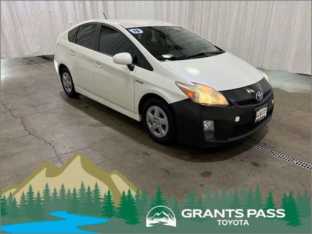 2010 Toyota Prius III's photo
