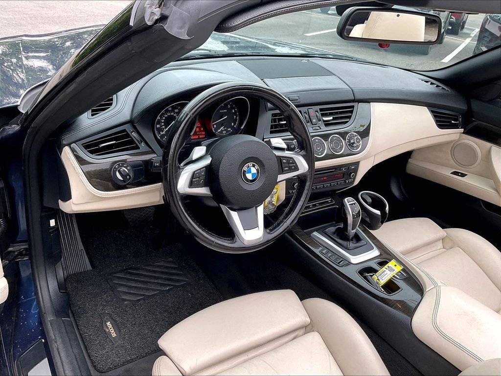 Used 2011 Blue BMW sDrive35i image 8
