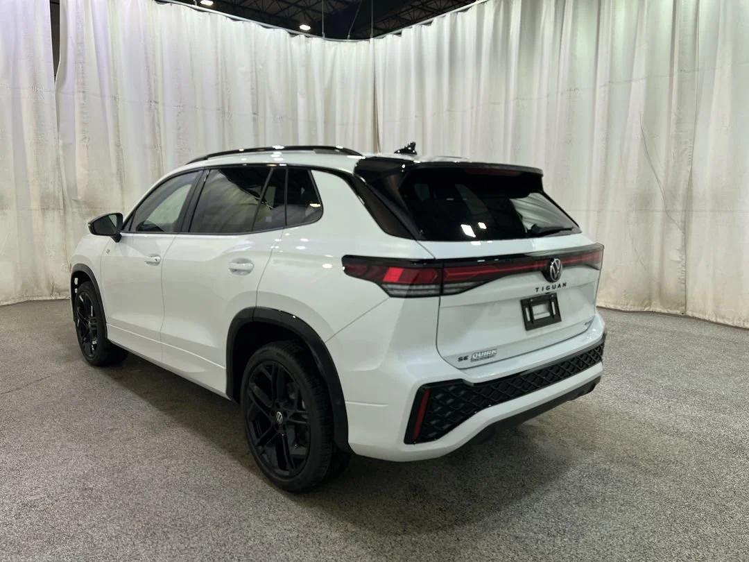 2026 Volkswagen Tiguan SE R-LINE BLACK - Photo 9
