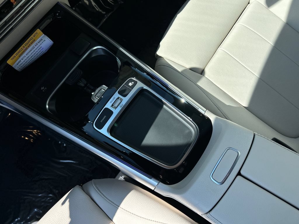 New 2026 Polar White Mercedes-Benz GLB 250 image 59