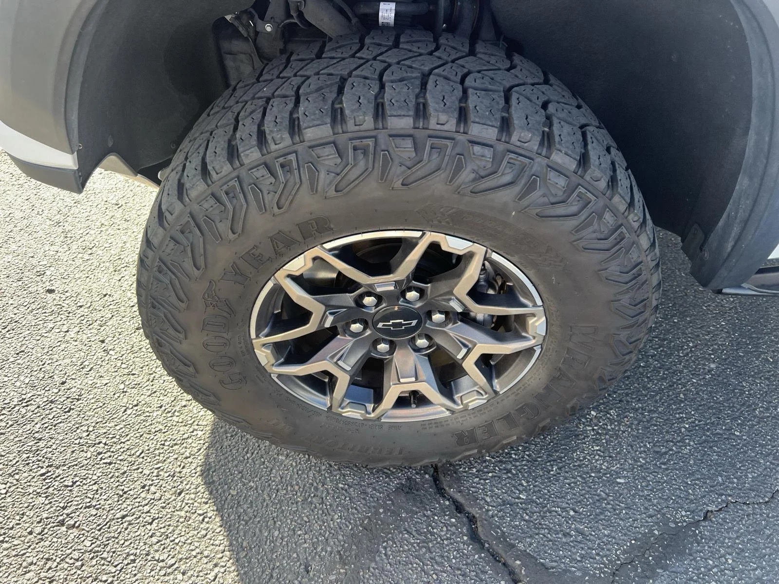 2024 Chevrolet Colorado ZR2 - Photo 18
