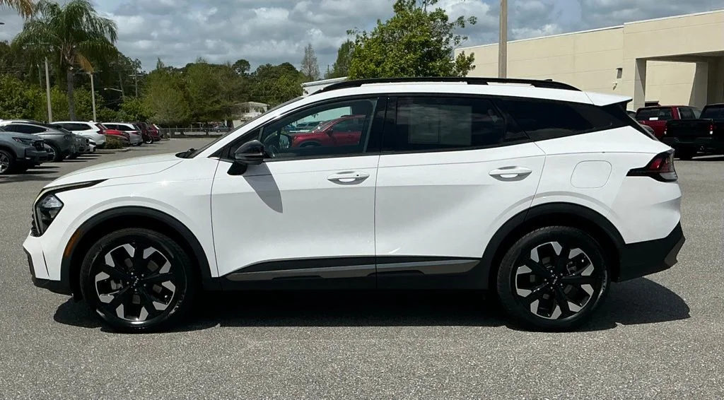 Used 2023 White Kia X-Line image 3