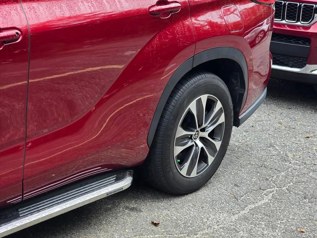 Used 2021 Red Toyota XLE image 19