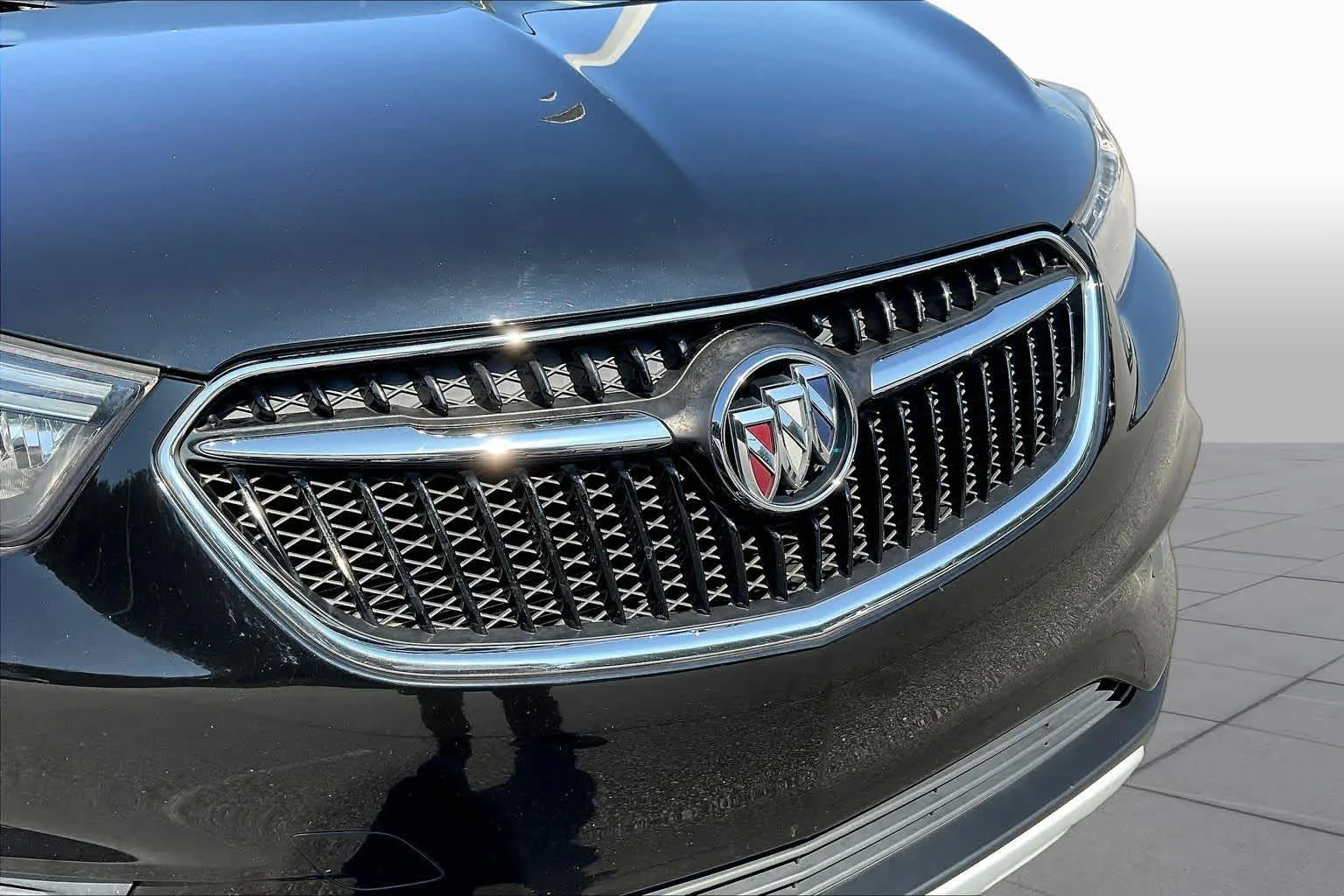 Used 2019 Ebony Twilight Metallic Buick Preferred image 29