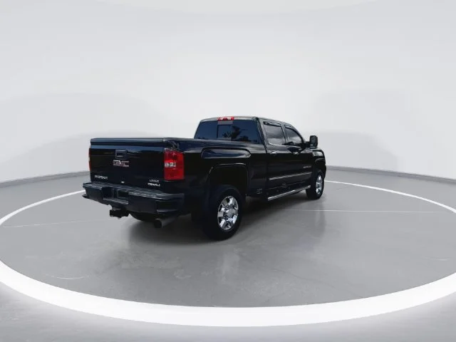 Used 2019 Black GMC Denali image 11