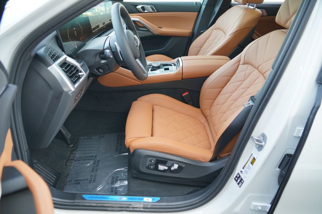 New 2026 Mineral White Metallic BMW xDrive40i image 9