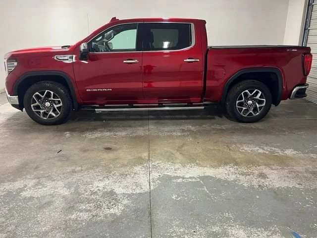 Used 2023 Volcanic Red Tintcoat GMC SLT image 5