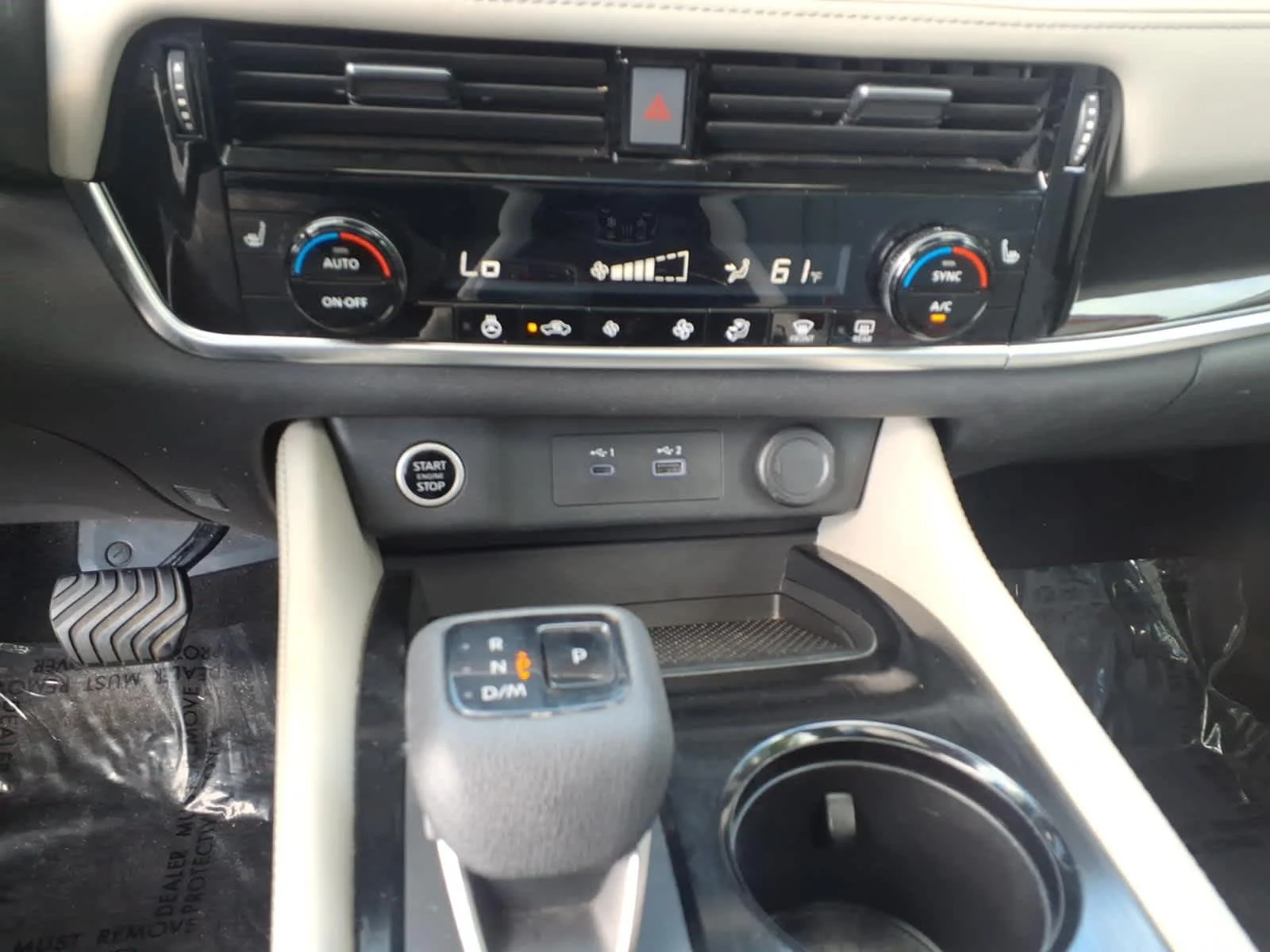 Certified Used 2023 Pearl White Tricoat/Super Black Nissan SL image 20