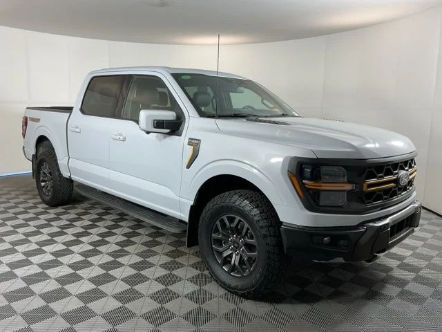 Used 2025 Space White Metallic Ford Tremor image 3