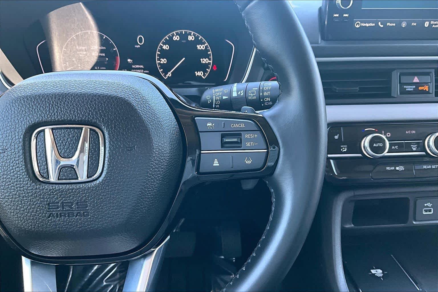 Used 2025 Platinum White Pearl Honda Touring image 24