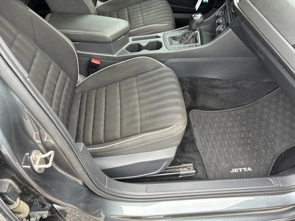 Used 2023 Gray Volkswagen 1.5T Sport image 40